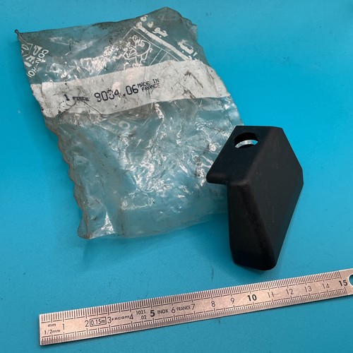 Cache plastique porte