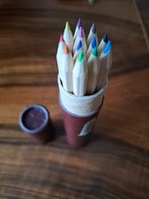 Crayons de couleur, étuit en