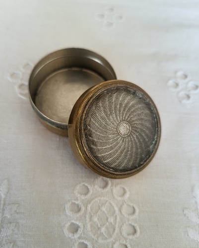 Ancienne boite pilule ronde - pilule,