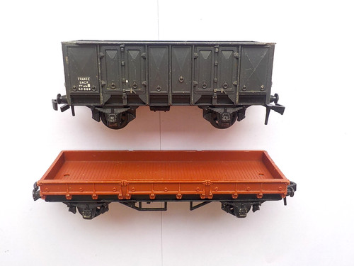 Lot deux wagons hornby - deux,