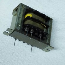 Transformateur  115 / 220 / 30 volts 0.4 Amp en Charge.  C5h2