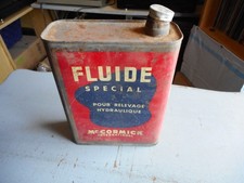 Bidon d'huile Mc Cormick fluide spécial relevage hydraulique.