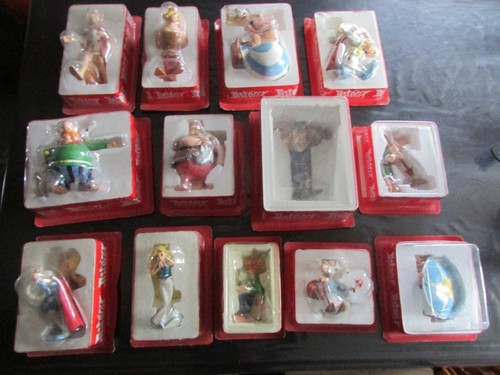 Lot grandes figurines - 13,