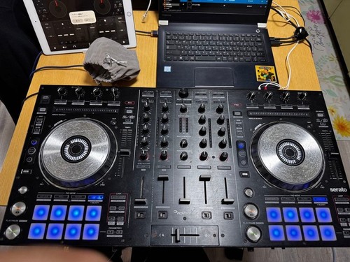 Contrôleur numérique - dj,