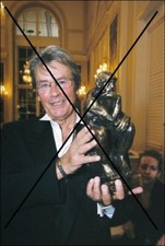PHOTO DE ALAIN DELON 2001