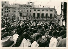 1955c VERONA Arena Crowd Police Officers on Vans Photography Gorzegno