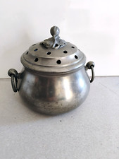 Pot en Etain  H15 cm  D12  cm poids  500gr inscription étang du dauphin 