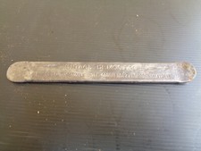 Outil ancien démonte pneus