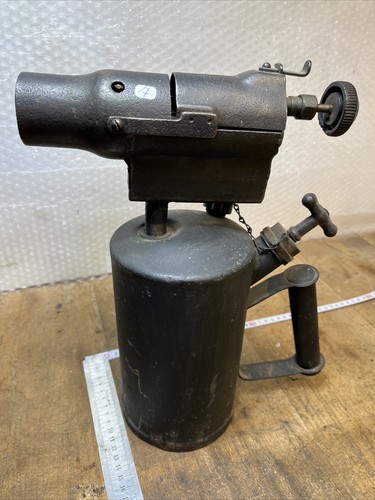 Old tool outil - ancien,, grosse