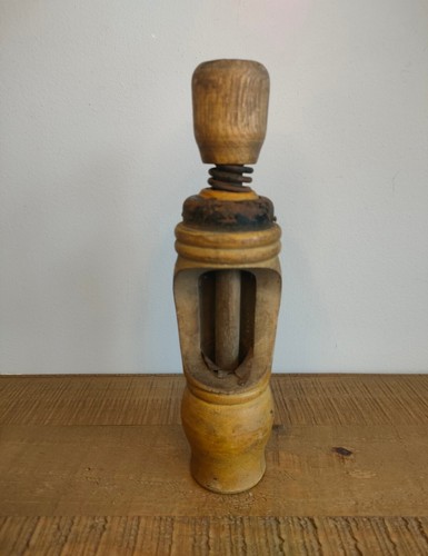 Ancienne bouchonneuse vin - ancienne,