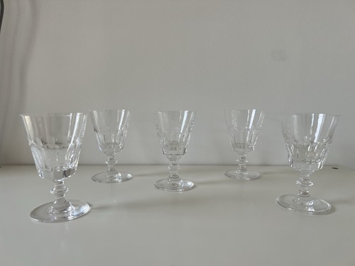 Ensemble verres à vin - à,