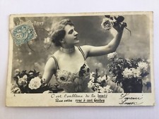 CPA fantaisie - Jeune femme corset et rose