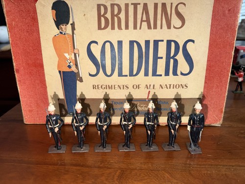 Britains toy soldiers set - britains,