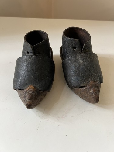Ancienne paire sabot breton - de,