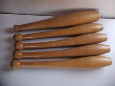 Anciennes massues de jonglages,cirques