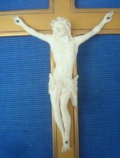 Rare Crucifix Christ Scuplé