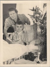 Photo, ww2, enfant dans un lit