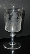 Ancien verre en cristal gravé