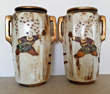 Paire de vases anciens Japon début XX° ou avant, décors symétriques