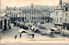 S22071 postcard 27 Les Andelys - La Place Nicolas Poussin et l'Hôtel de Ville