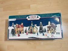 Vintage Porcelain Christmas Valley  Hollyshire Village 16Pc 2nd Ed. Lights 1991