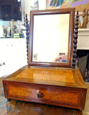 Ravissante coiffeuse de table