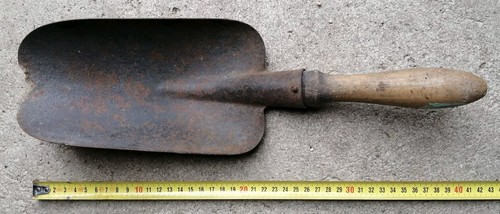 Ancienne petite pelle - p5-, à