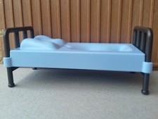 Playmobil Western - *head bed + light blue bedding for cowboy soldiers DS