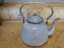 Grande  Bouilloire Ancienne en Tôle Émaillée