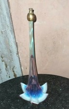 Belle tulipe pour centre de table vase cornet en verre Opalecent et rose