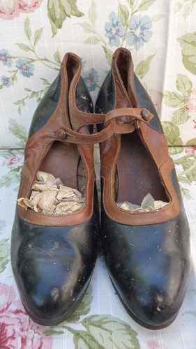Paire chaussures art déco - chaussures,
