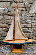 GRAND VOILIER DE BASSIN