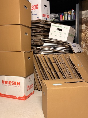 Lot 155 cartons - lot,