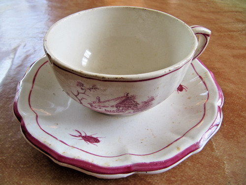 Tasse avec soucoupe - tasse,