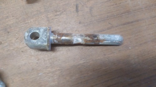 Axe étrier frein avant - de,