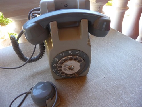 Ancien telephone mural gris - telephone,