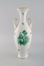 Grand vase chinois Herend Green en porcelaine peinte à la main. Mid-20th cent...