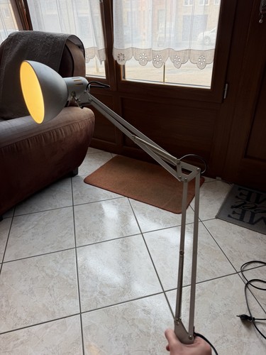Lampadaire métal gris