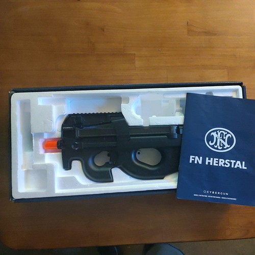 Licensed airsoft p90 - licensed,