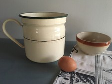 Beau broc à eau ou à lait