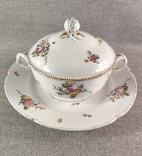 BEAU BOUILLON EN PORCELAINE DE PARIS BOISSETTE PRES DE MELUN 18 EME