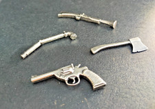LOT DE 4 ARMES METAL RED DEAD FUSIL REVOLVER MATRAQUE HACHE