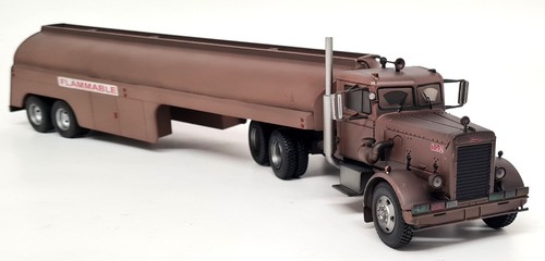 Peterbilt 281 fuel tanker - fuel,