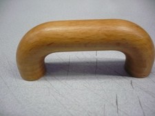 Poignée arrondie bois pin verni entraxe 64 mm pour meuble tiroir armoire insert 