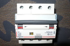 DISJONCTEUR DIFFERENTIEL