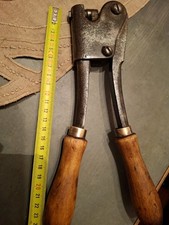 1 outils de cordonnier Pinces Poinçons  Initiale( ́ Objets De Métiers ́.)