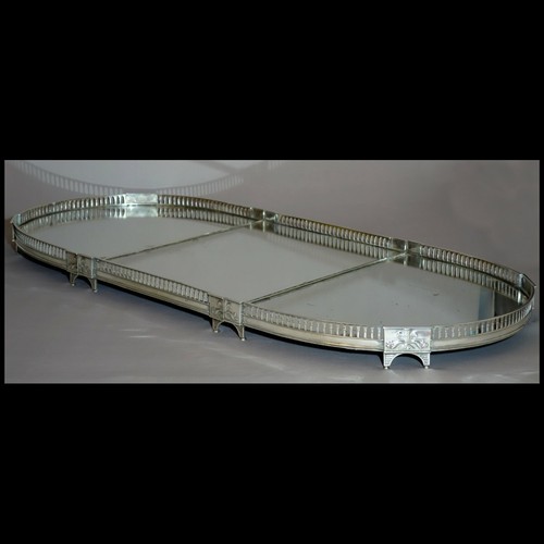 Grand centre table - grand,