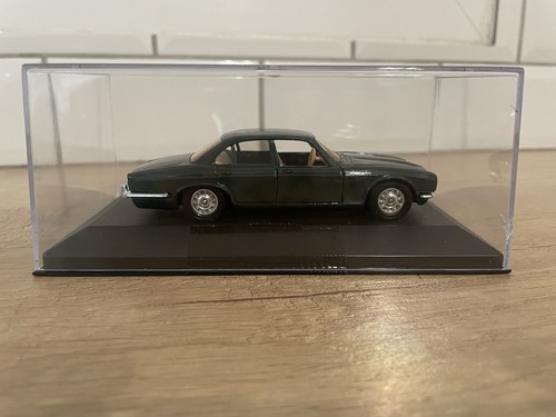 Voiture miniature jaguar - 1/43,