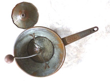 Ancien moulin à légumes