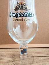 Rare verre à bière sur pied